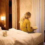 Flora - By Romanelli Family 3*