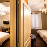 Flora - By Romanelli Family 3*
