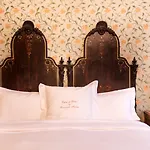 Flora - By Romanelli Family 3*