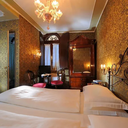 Flora Hotel Venecia