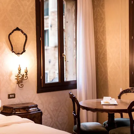 Flora Hotel Venecia