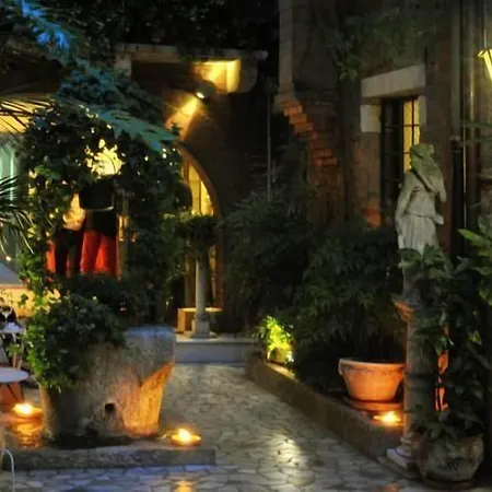 Flora - By Romanelli Family 3*