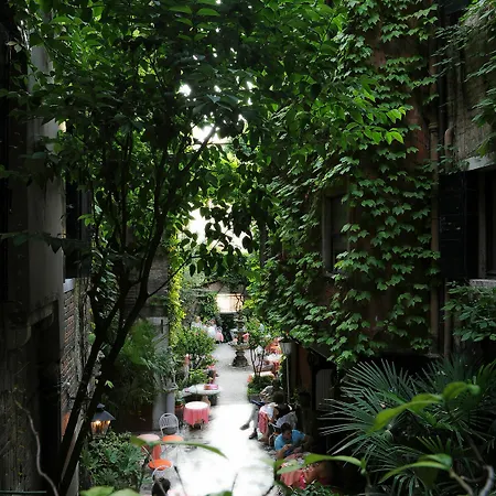 Flora Hotel Venecia