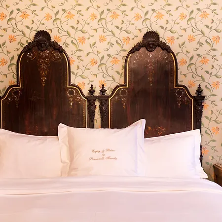 Flora - By Romanelli Family 3*