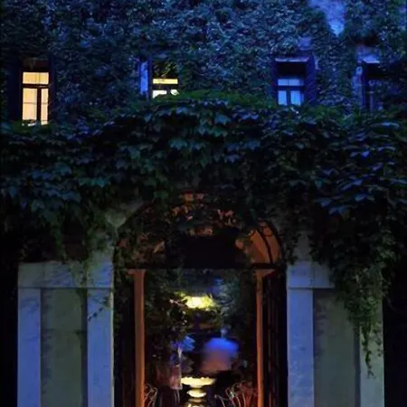 Hotel Flora - By Romanelli Family