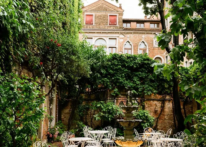 Hotel Flora - By Romanelli Family Venetië