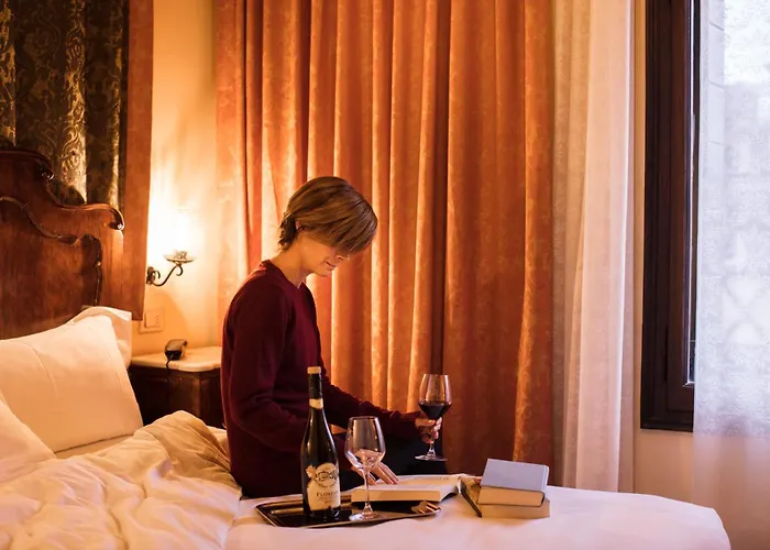 Hotel Flora - By Romanelli Family 3*