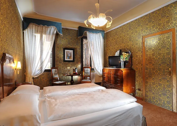 Flora - By Romanelli Family 3*