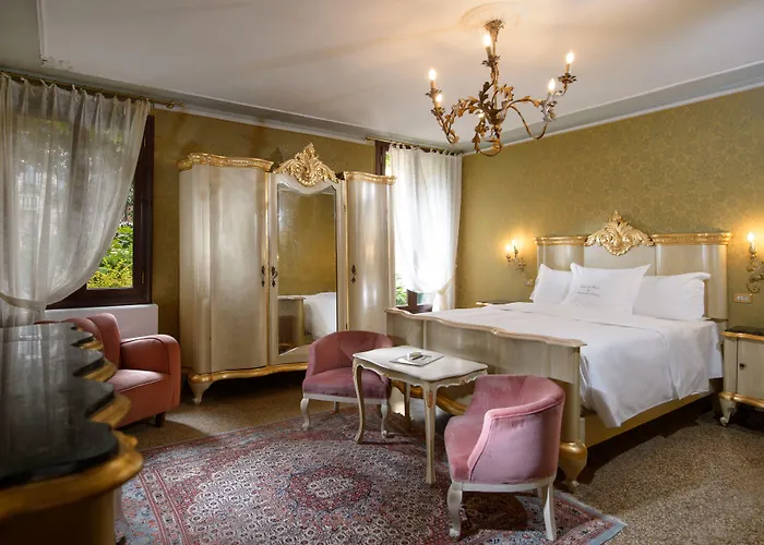 Hotel Flora - By Romanelli Family