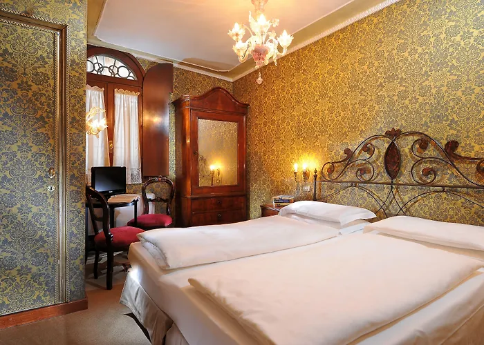 Hotel Flora - By Romanelli Family