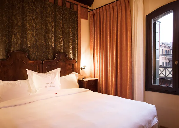 Hotel Flora - By Romanelli Family 3*