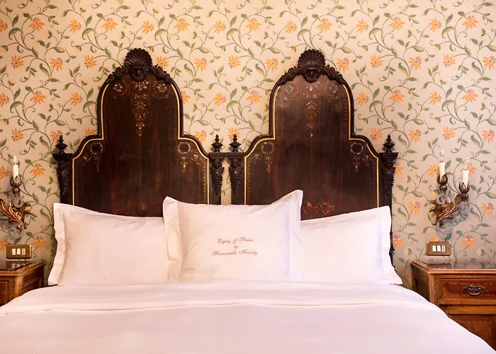 Flora - By Romanelli Family 3*