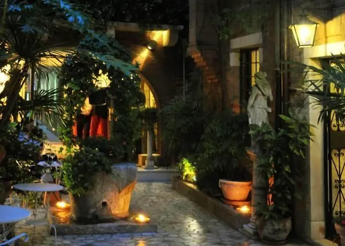 Flora - By Romanelli Family 3*