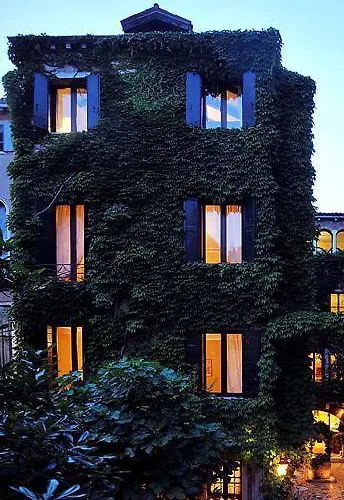 Hotel Flora - By Romanelli Family Venetië