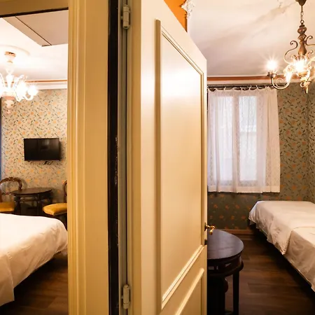 Flora - By Romanelli Family 3*