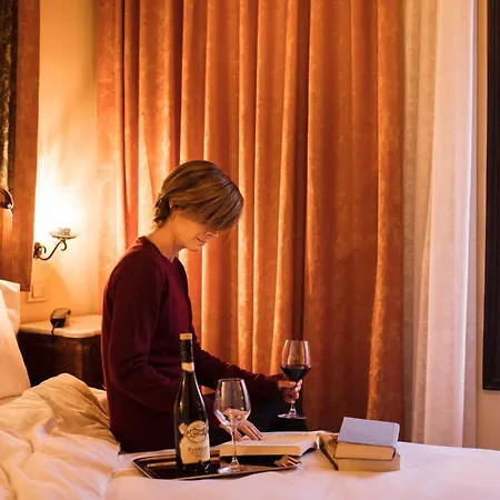 Hotell Flora - By Romanelli Family 3*