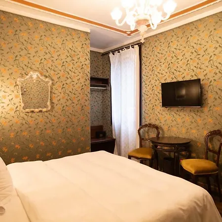 Flora - By Romanelli Family 3*