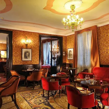 Szálloda Flora - By Romanelli Family 3*
