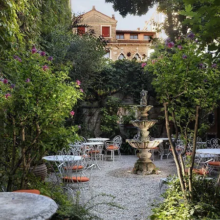 Flora - By Romanelli Family 3*