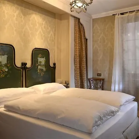 Flora - By Romanelli Family 3*