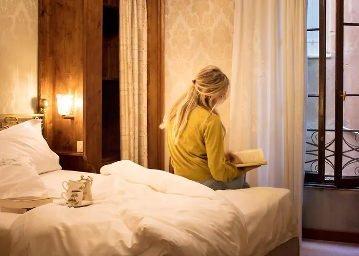 Flora - By Romanelli Family 3*