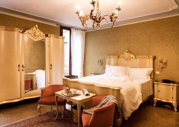 Szálloda Flora - By Romanelli Family 3*