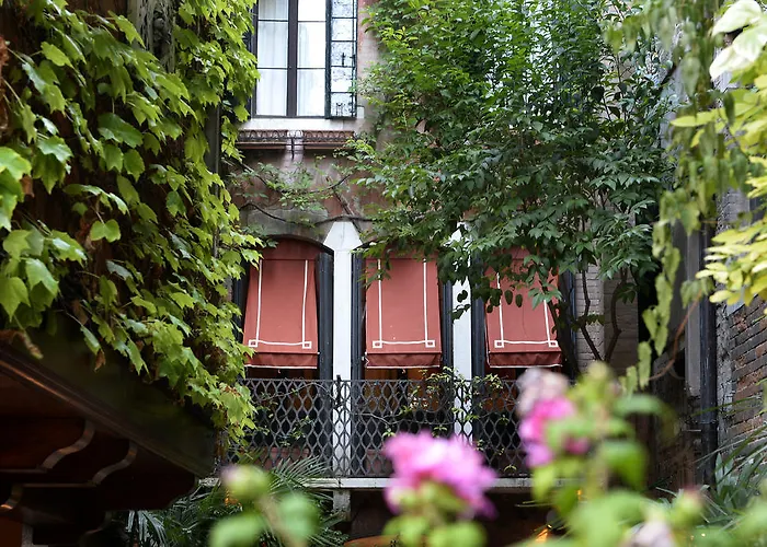 Flora - By Romanelli Family Hotel